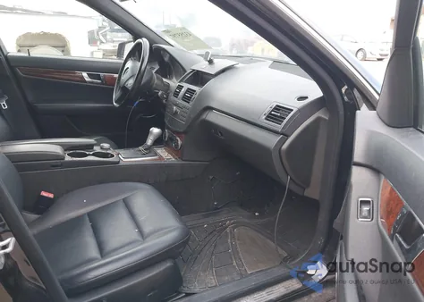 2011 Mercedes-Benz C 300 Luxury/Sport из США, поврежденный, VIN WDDGF5EB1BA508288